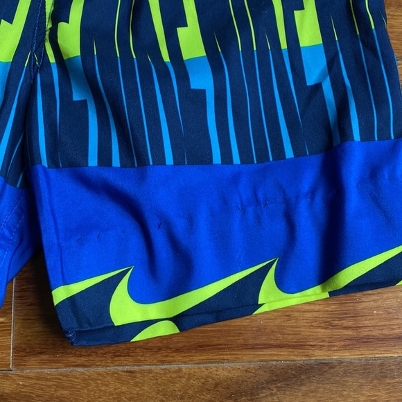 Boys Nike swim trunks - Picture 4 of 14